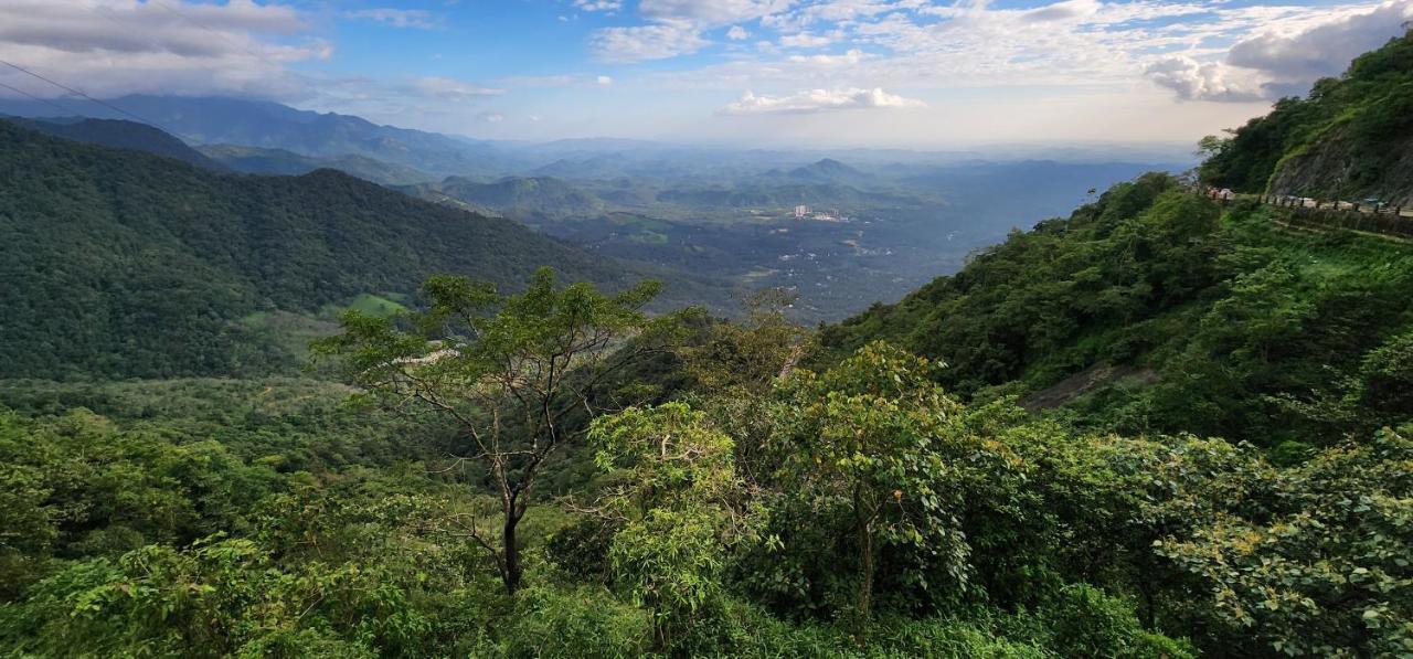 Wayanad Doubletree Villa Vythiri Buitenkant foto